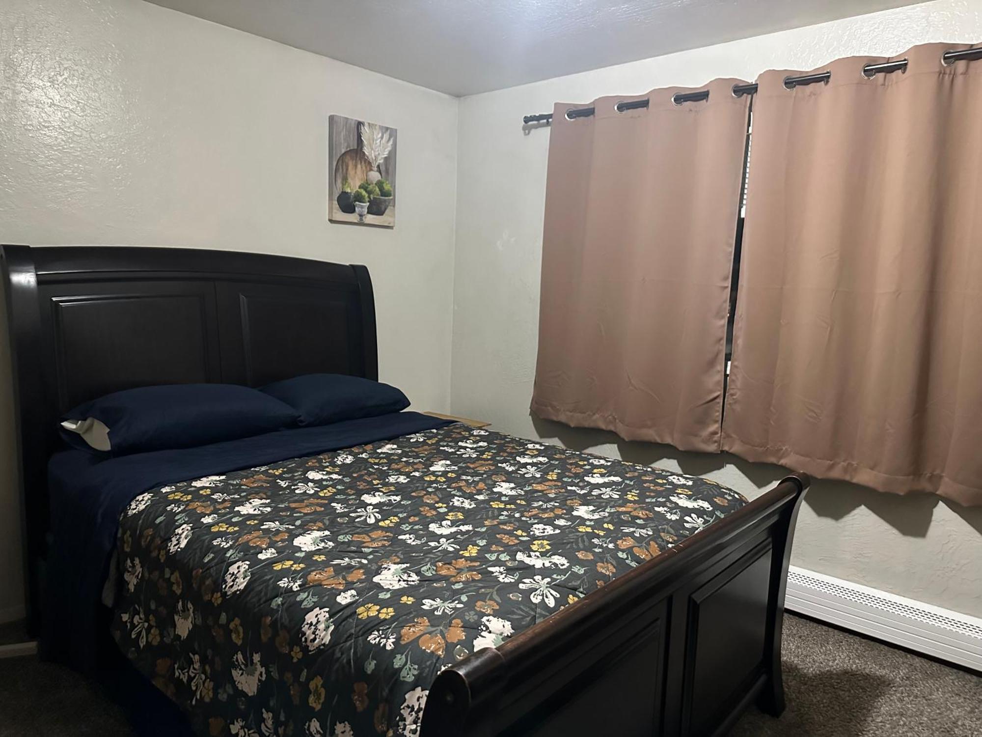 Apartment Sharing Bathroom 1 أنكوراج المظهر الخارجي الصورة